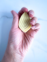 Load image into Gallery viewer, Solid lotion bar