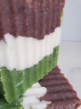 Load image into Gallery viewer, 5oz Holiday spice solid bar shampoo