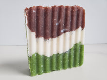 Load image into Gallery viewer, 5oz Holiday spice solid bar shampoo
