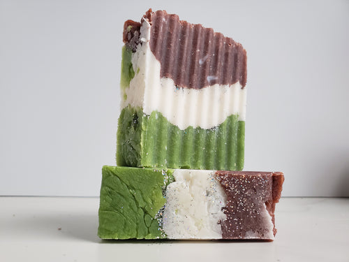 5oz Holiday spice solid bar shampoo