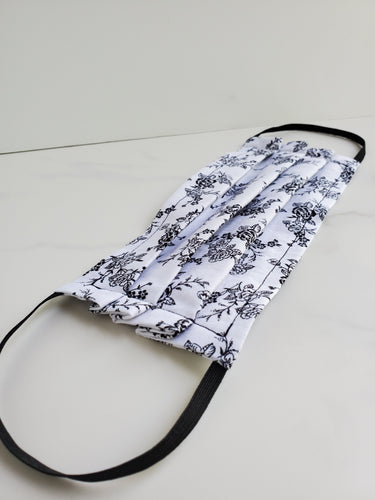 Cotton face mask with filter pocket