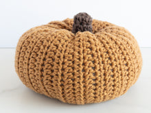 Load image into Gallery viewer, Crochet cotton pumpkin
