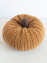 Load image into Gallery viewer, Crochet cotton pumpkin