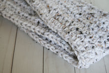Load image into Gallery viewer, Infinity scarf