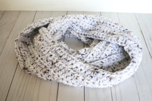 Load image into Gallery viewer, Infinity scarf