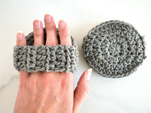 Load image into Gallery viewer, Reusable makeup remover pads with handle